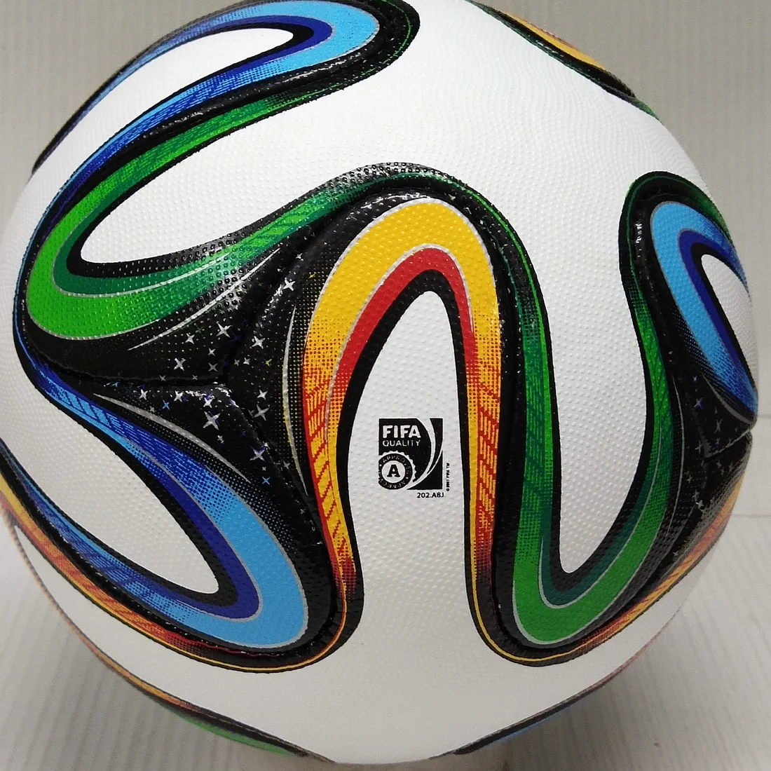 Adidas_Brazuca_Match_Ball_2014_FIFA_World_Cup_Ball_SIZE_5_02