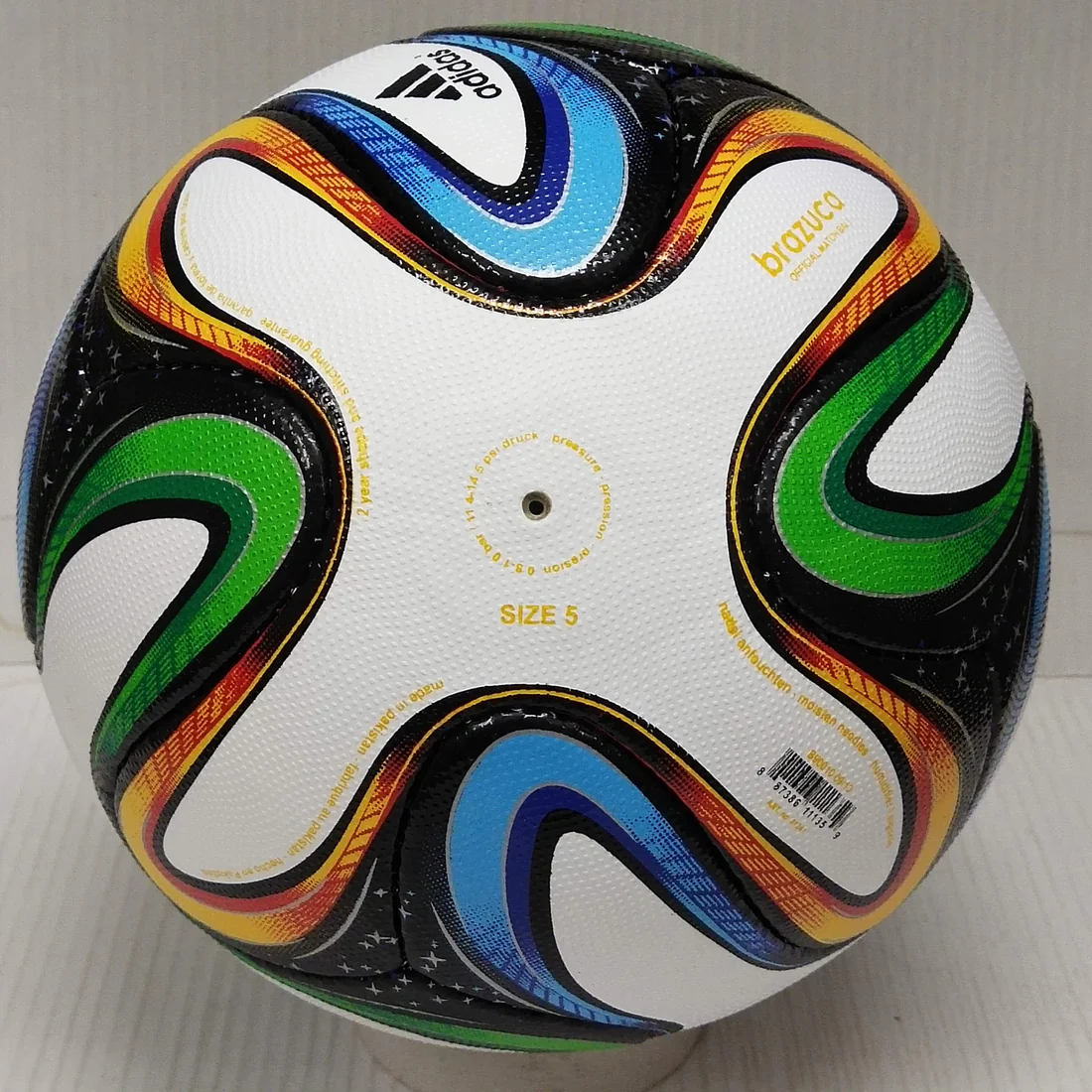 Adidas_Brazuca_Match_Ball_2014_FIFA_World_Cup_Ball_SIZE_5_03