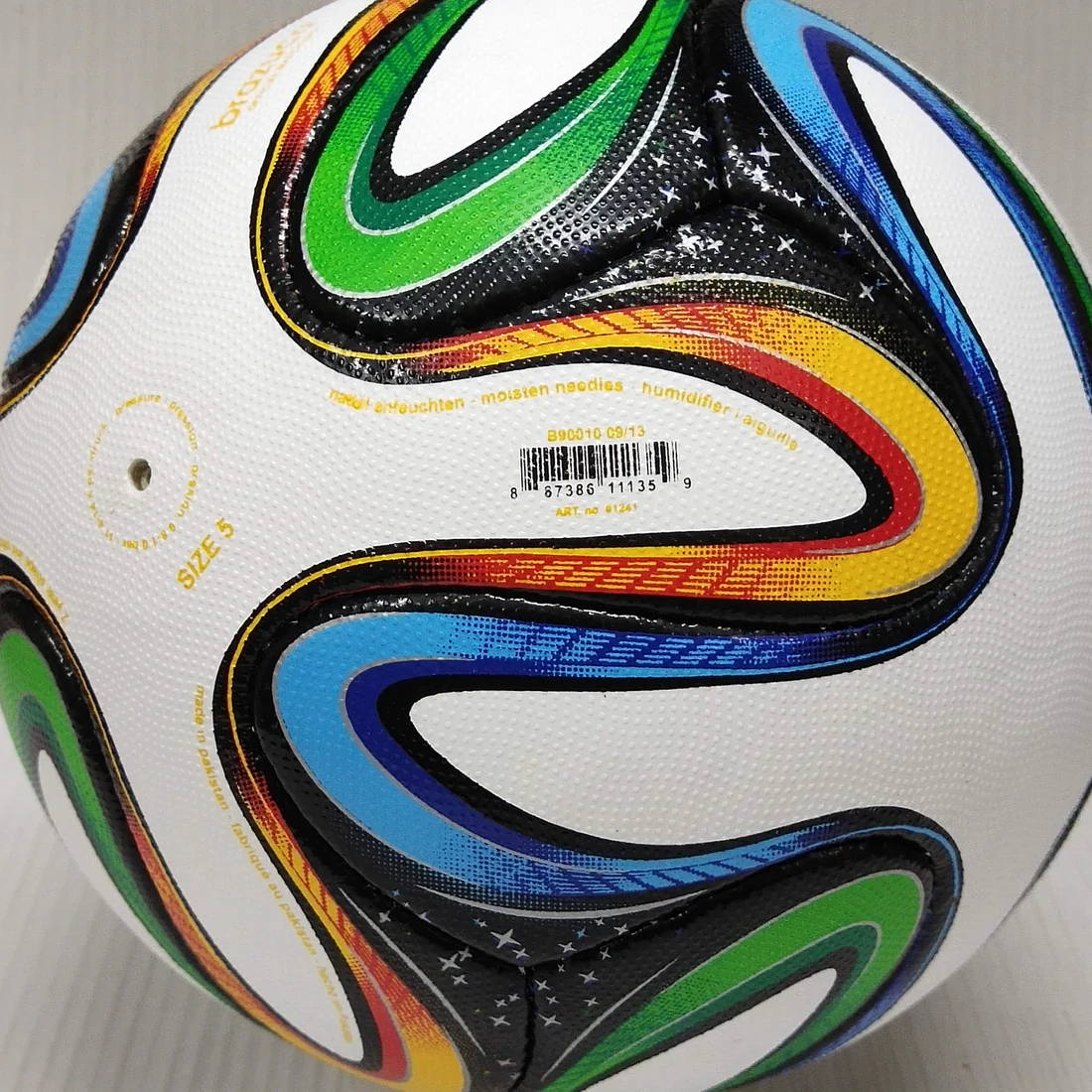 Adidas_Brazuca_Match_Ball_2014_FIFA_World_Cup_Ball_SIZE_5_05 - Copy