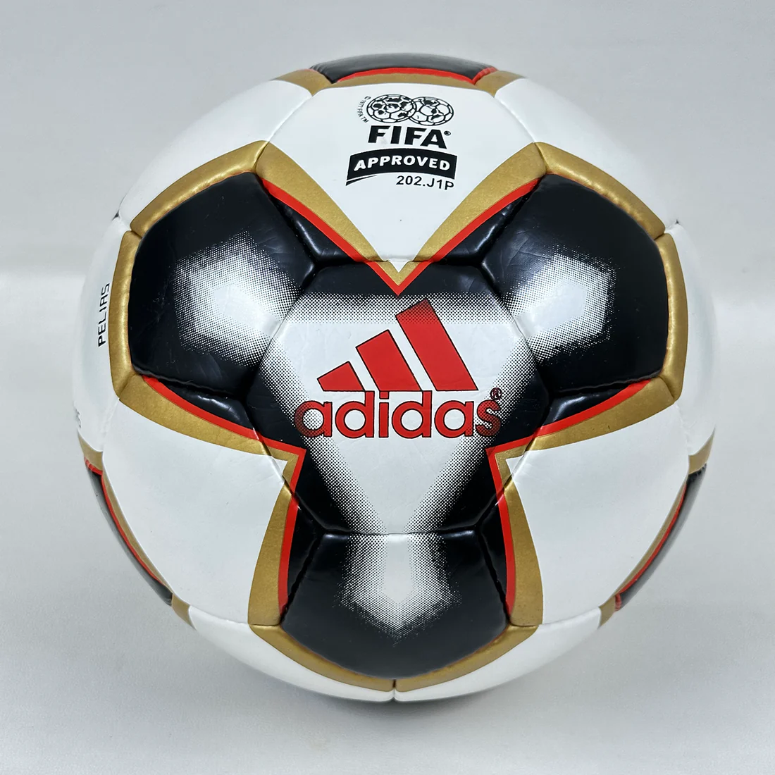 Adidas_Pelias_FIFA_Confederation_s_Cup_Germany_2005_Size_5_03
