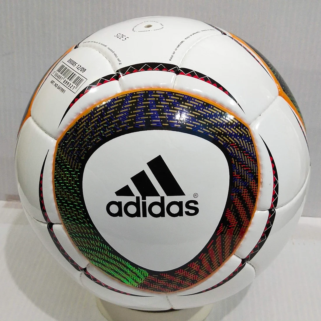 Adidas_Jabulani_Match_Ball_2010_FIFA_World_Cup_Ball_SIZE_5_03