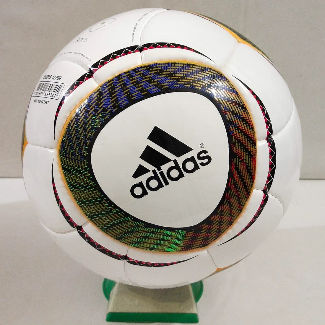 Adidas_Jabulani_Match_Ball_Glider_2010_FIFA_World_Cup_Ball_SIZE_5_0